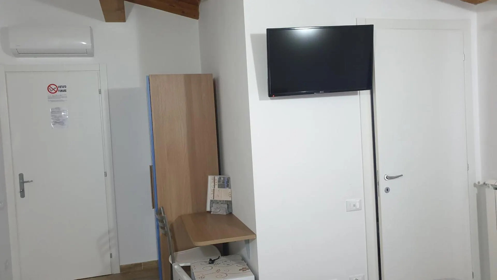 Ca Thomas Hotel Castelnuovo Magra Italy